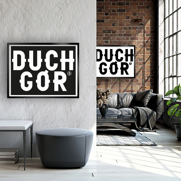 Plakat z czarnym napisem "Duch gór".png