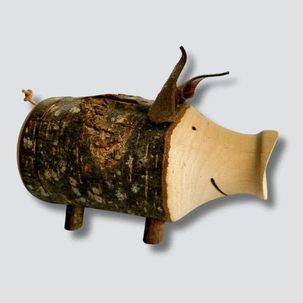 Świnka skarbonka z drewna.png
